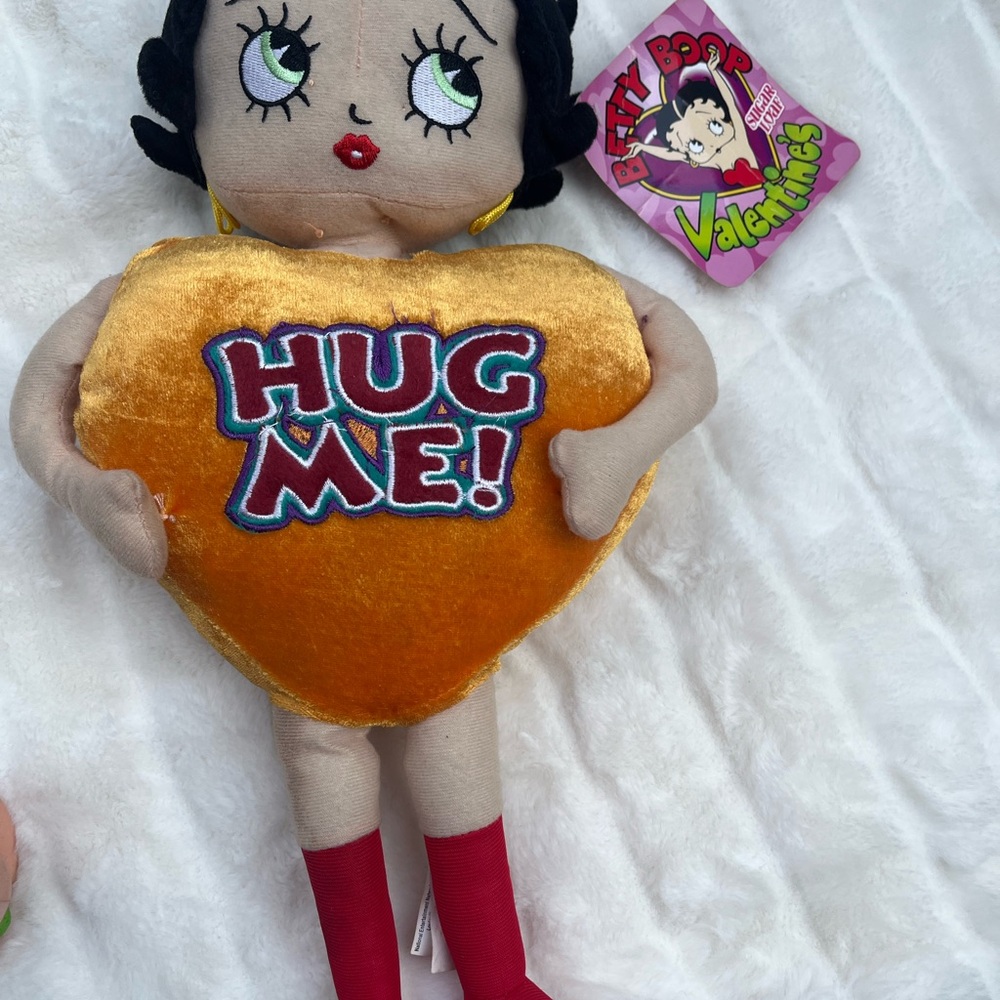 2012 Betty Boop Valentine's Plush with Pink Heart